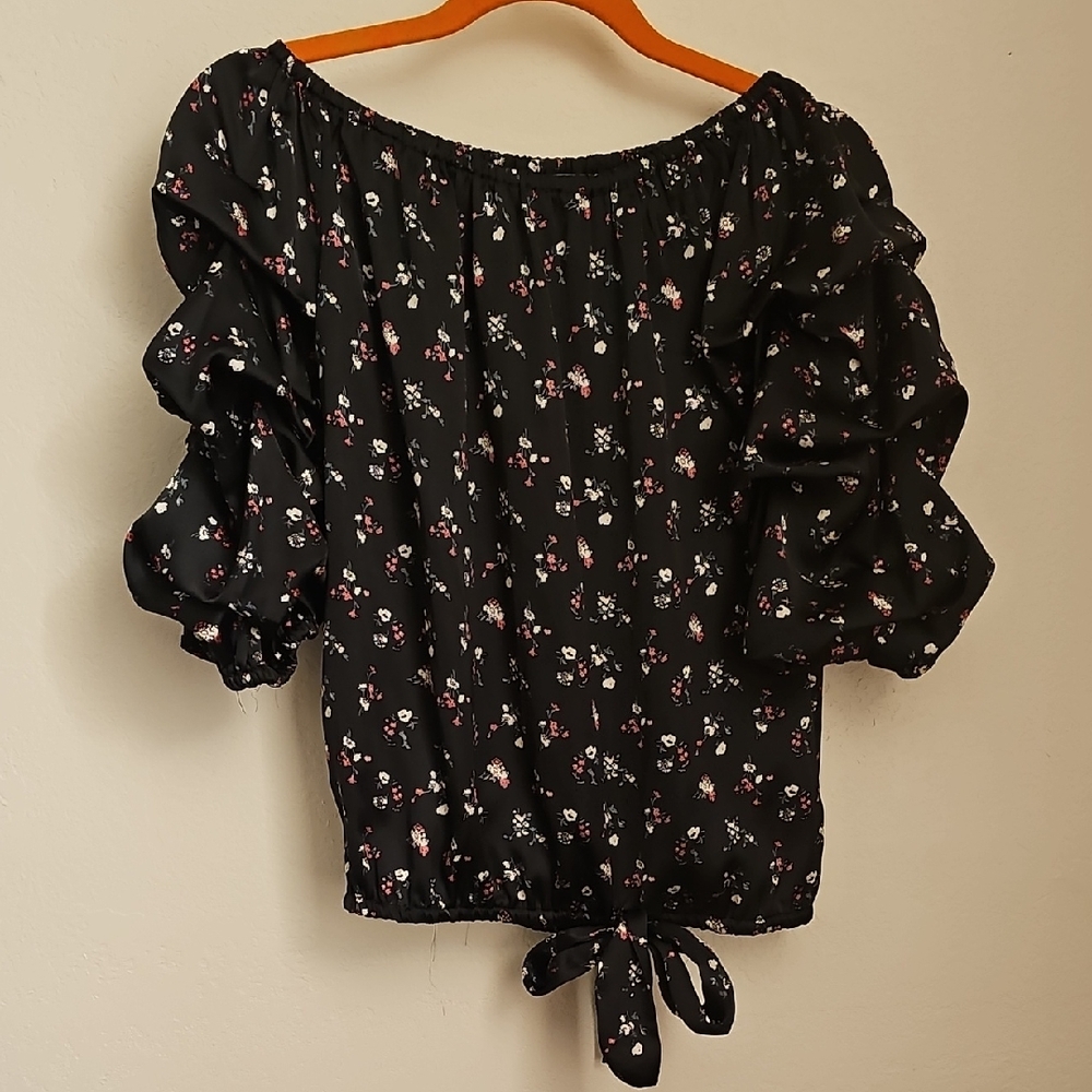 Vince Camuto Black Floral Off-Shoulder Blouse